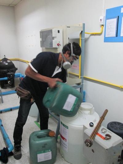 Refilling starter chemical for producing chlorine dioxide. (bulk)